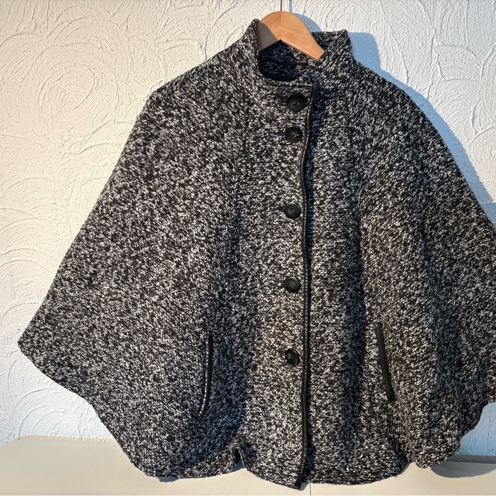 Northern Reflections Charcoal and Black Cape